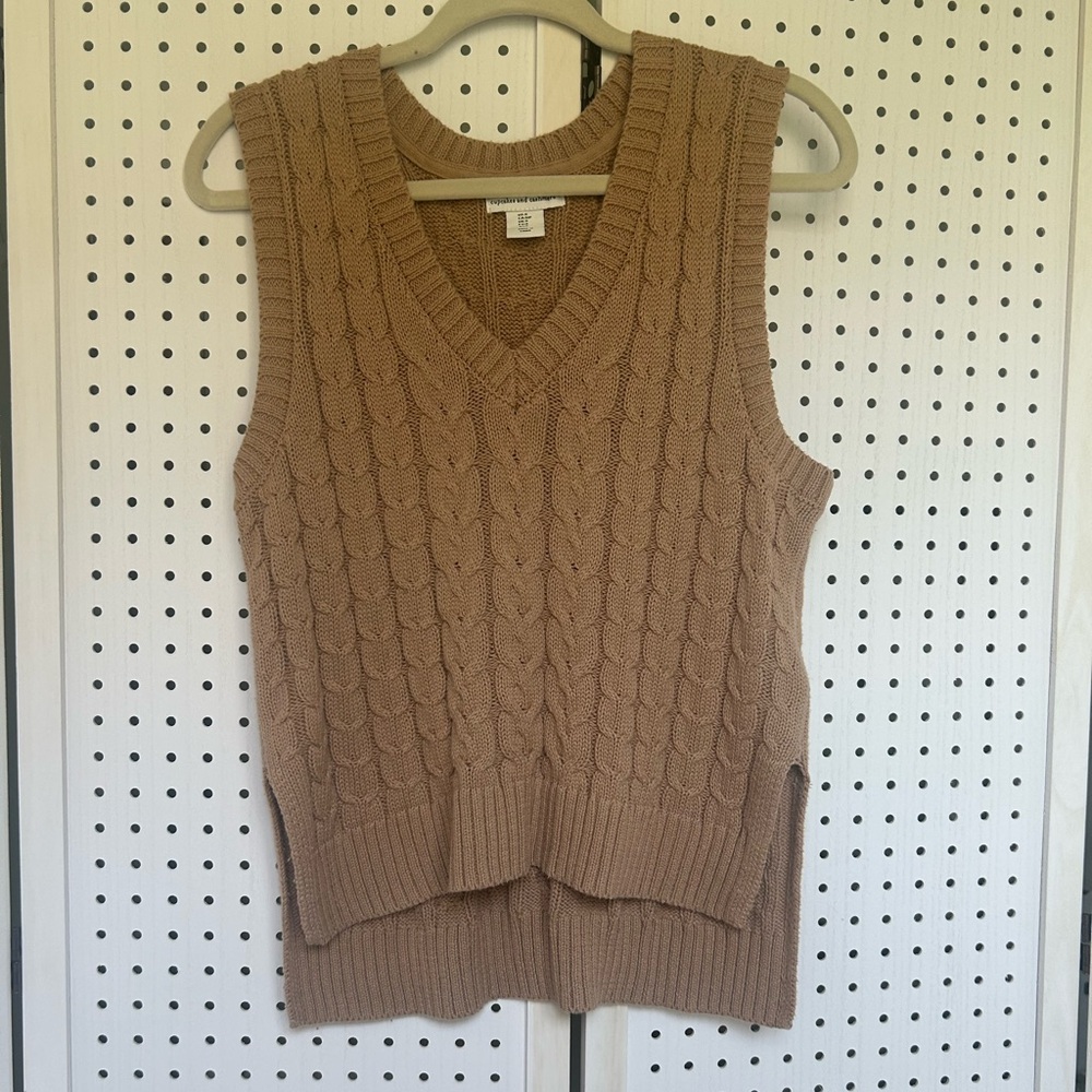 cupcakes & cashmere Cable Knit V-Neck Sweater Vest - Camel Tan